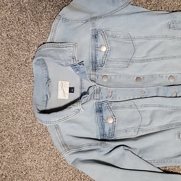 Universal Thread denim jacket - Picture 2 of 10